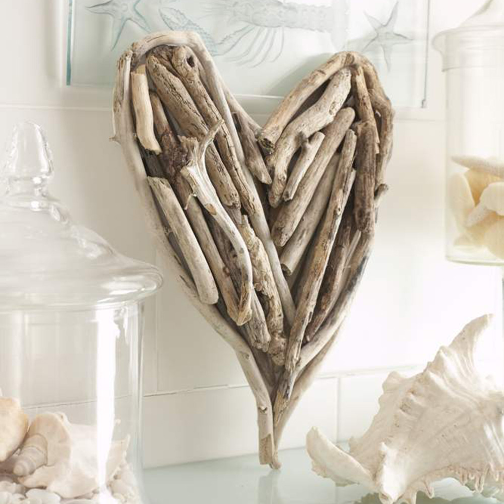 Make Driftwood Hanging Hearts For Your Home