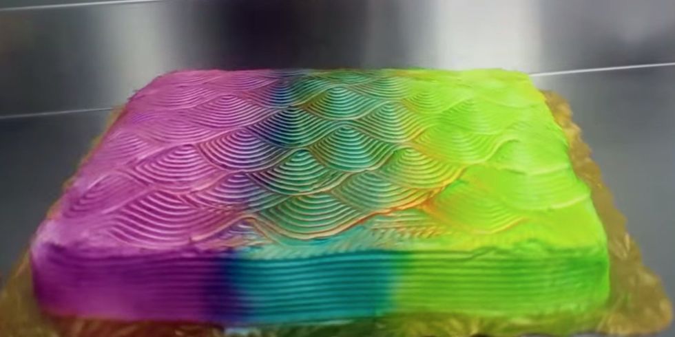 Colour changing dress image Colour changing dress image